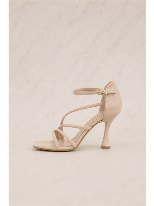 sandalo vernice punta quadrata DIVINE FOLLIE | 8032NUDE